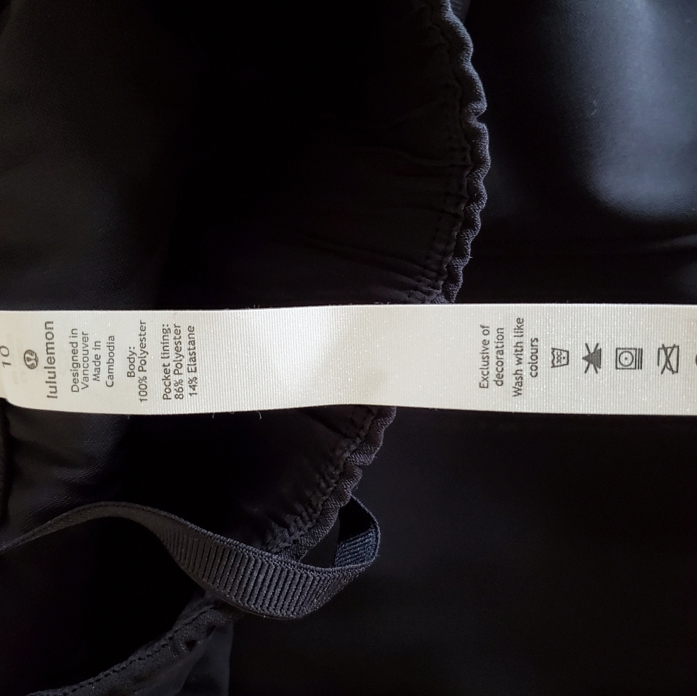 Lululemon on the fly 7/8 pant woven